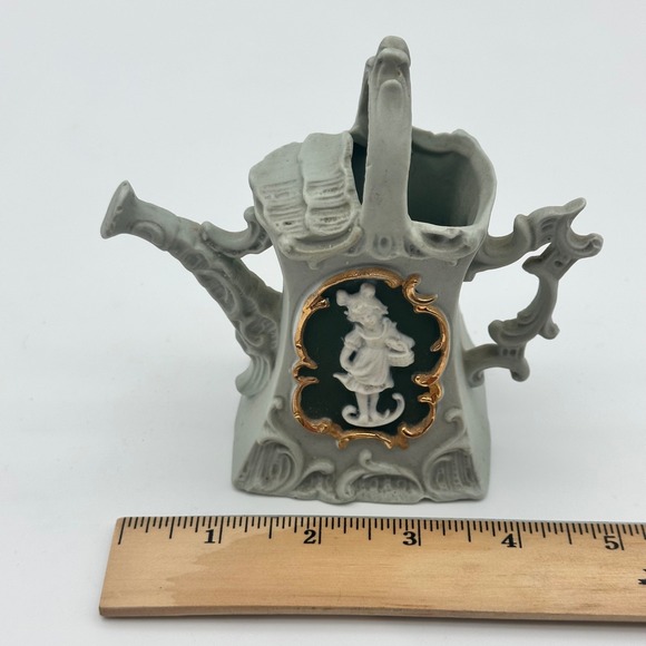 Schafer & Vater Jasperware Green Watering Can with Cameo Girl Figurine - Picture 5 of 5